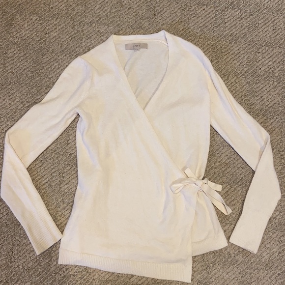 LOFT white bow-tie wrap around sweater size XS - Picture 2 of 7